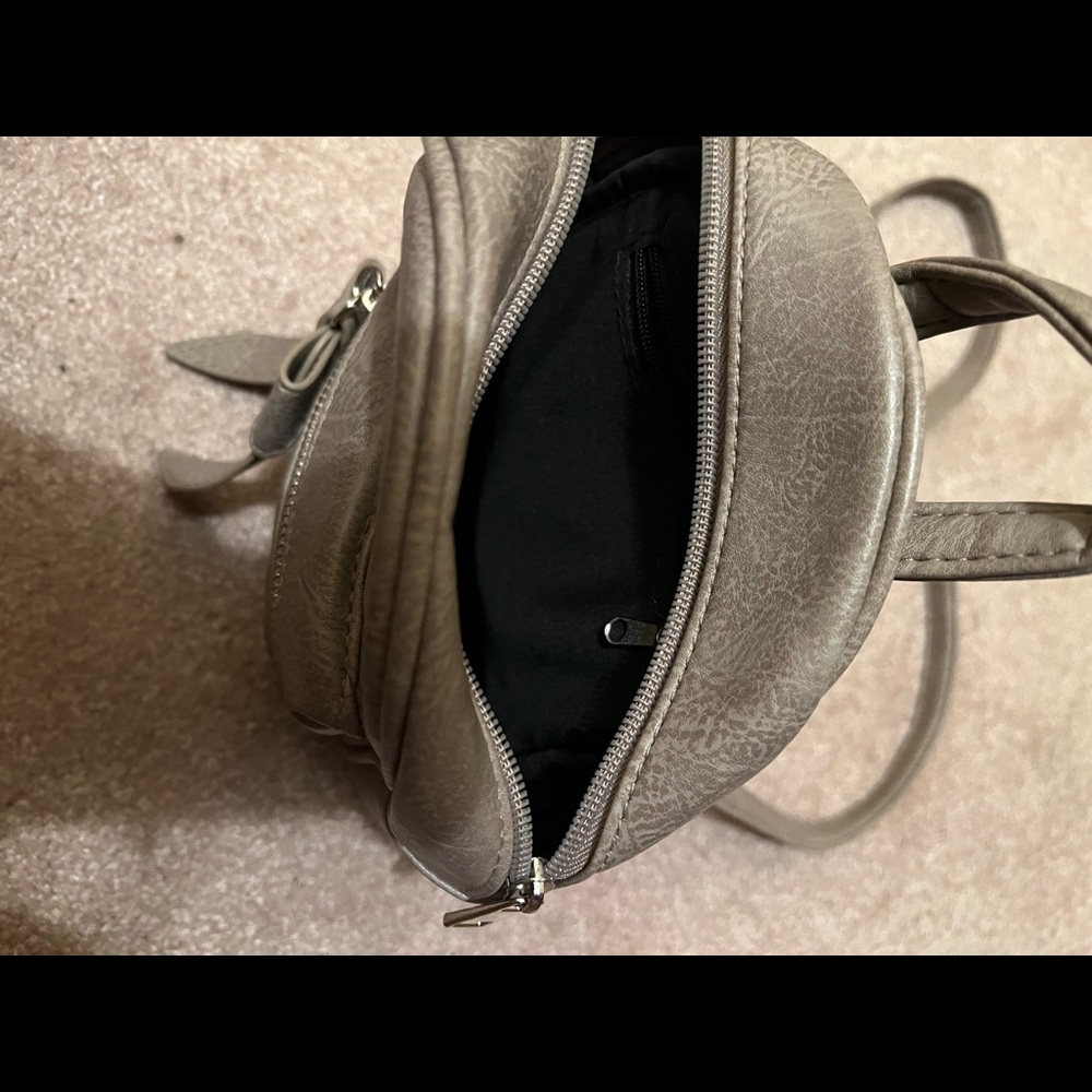Mini backpack 🎒 - Picture 3 of 6